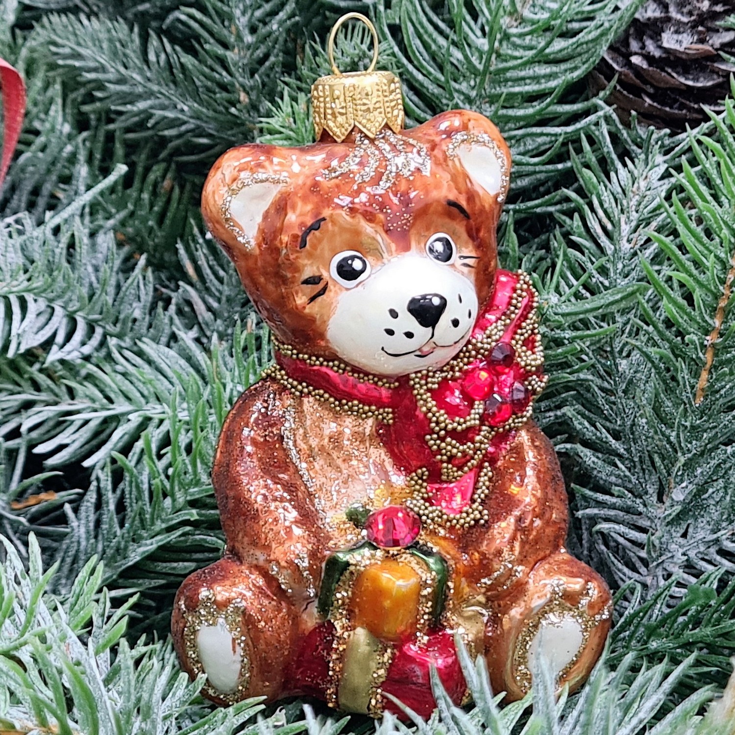 фото Стеклянная елочная игрушка Мишка с подарками