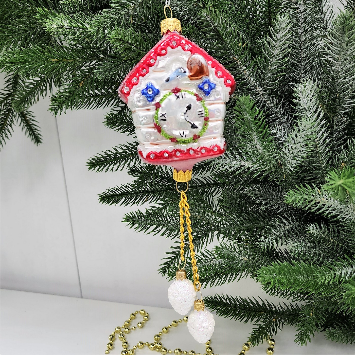 фото Стеклянная елочная игрушка Часы с кукушкой красные