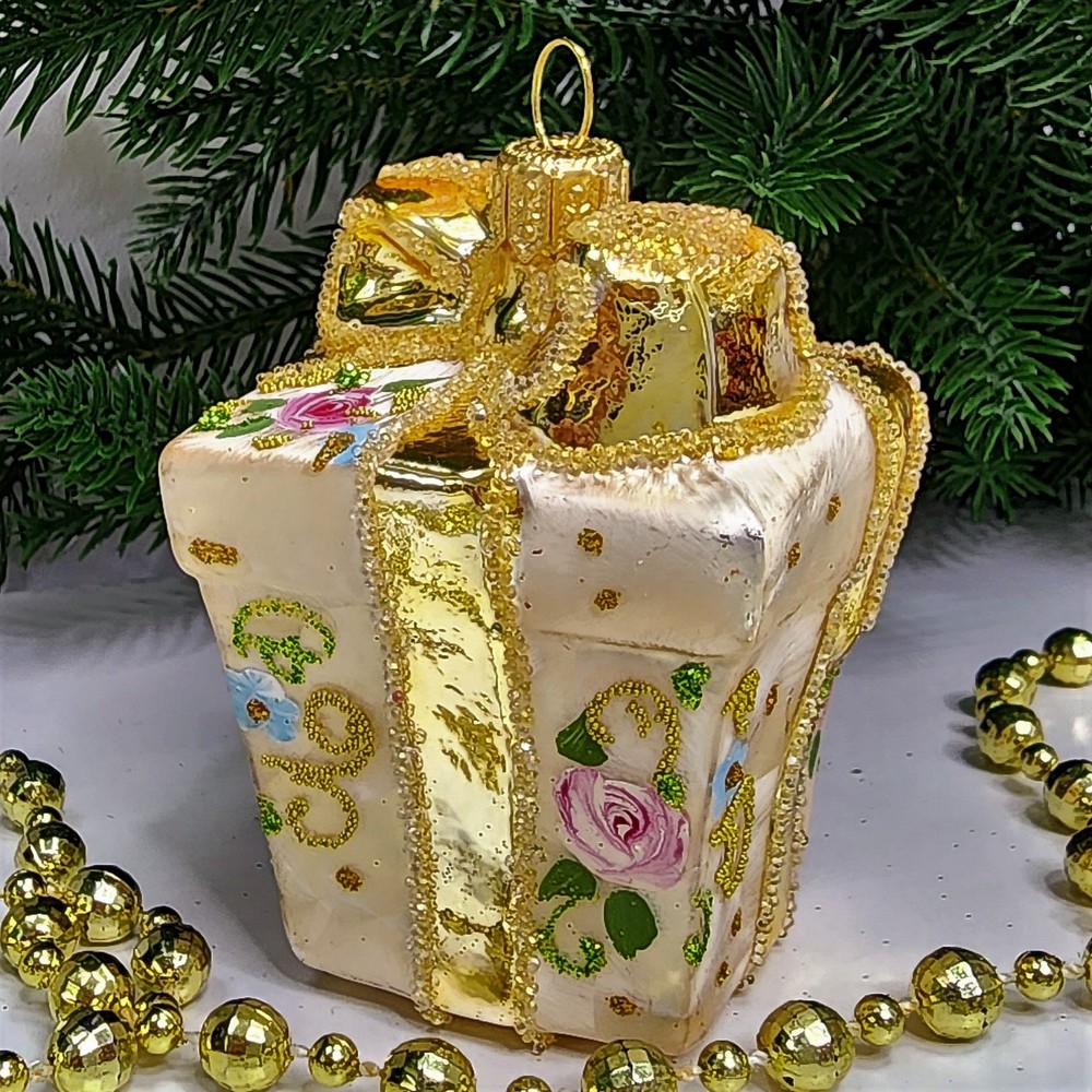 фото Стеклянная елочная игрушка Подарок версаль