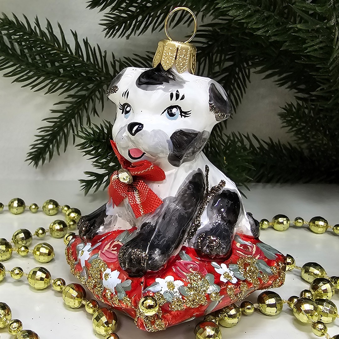 фото Стеклянная елочная игрушка Щенок на подушке