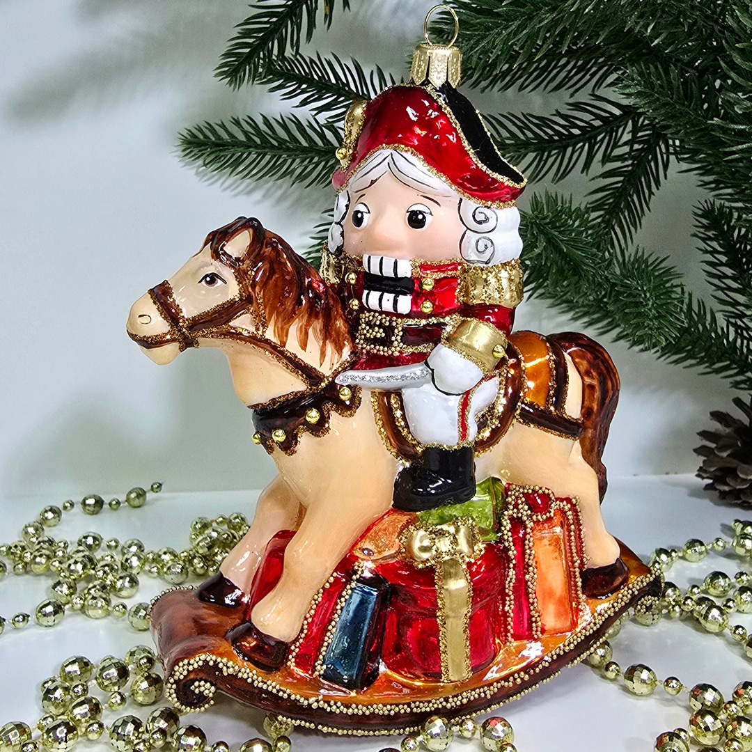 фото Irena-Co Стеклянная елочная игрушка Щелкунчик на лошадке