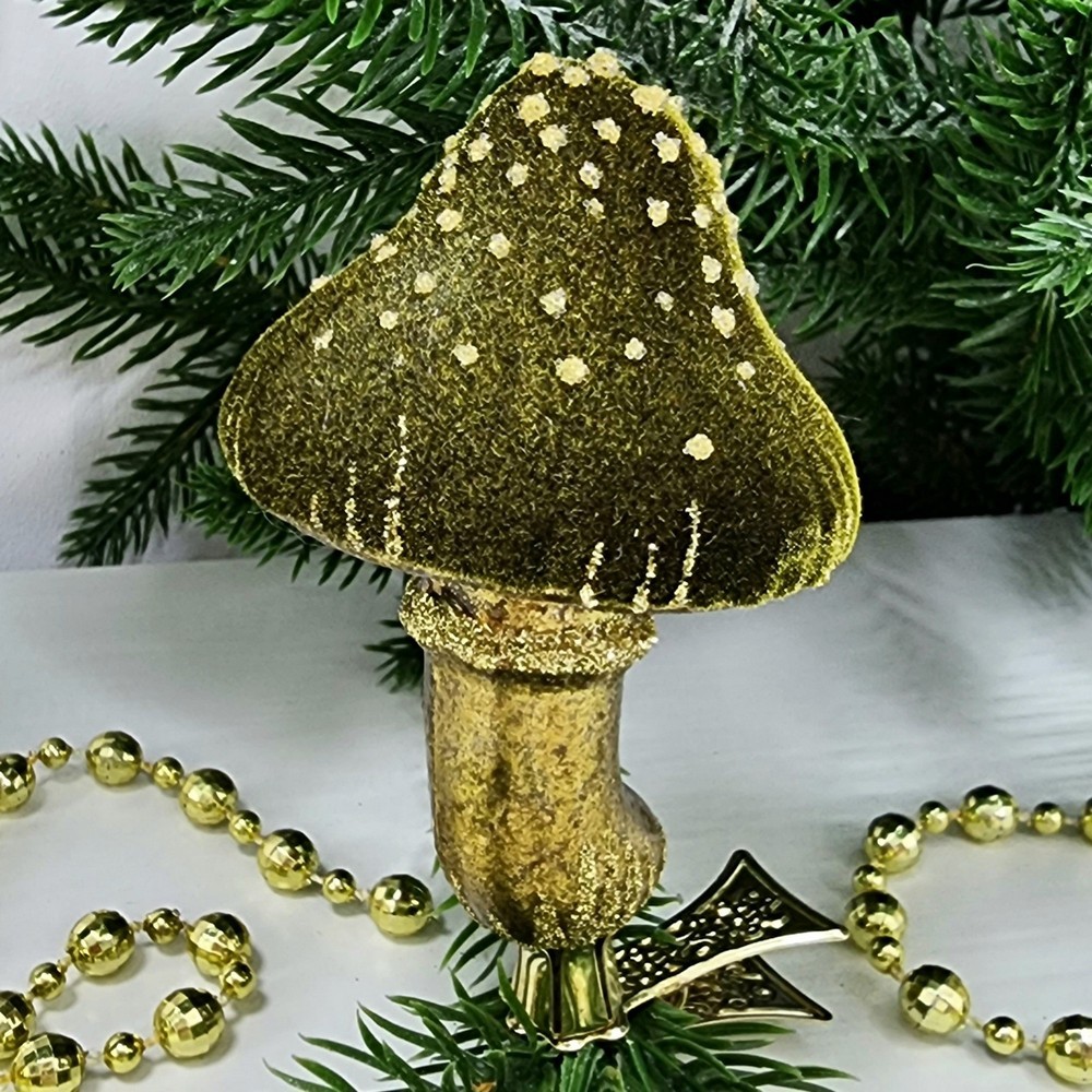 фото Стеклянная елочная игрушка Грибочек на прищепке