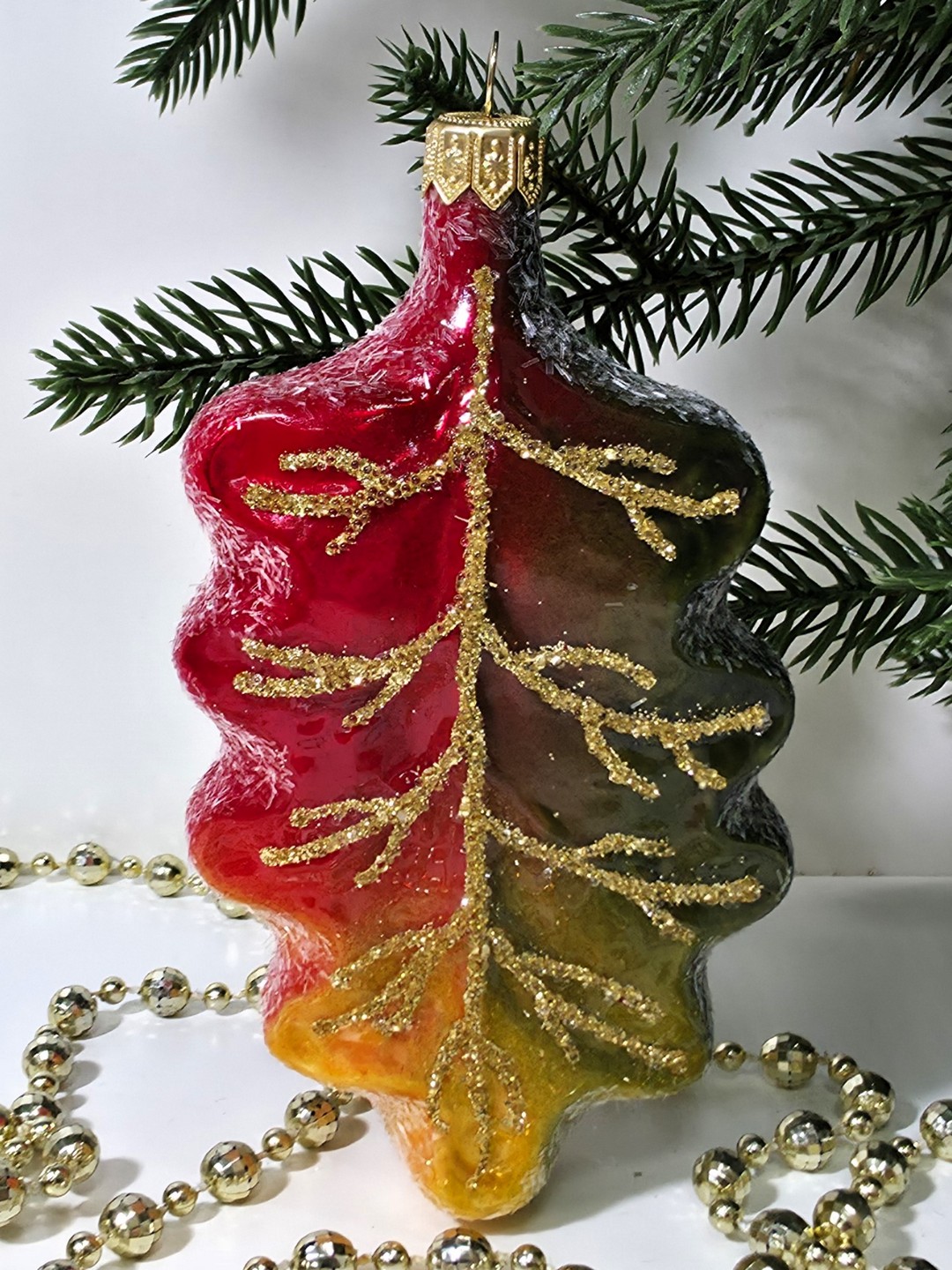 фото Стеклянная елочная игрушка Дубовый листок