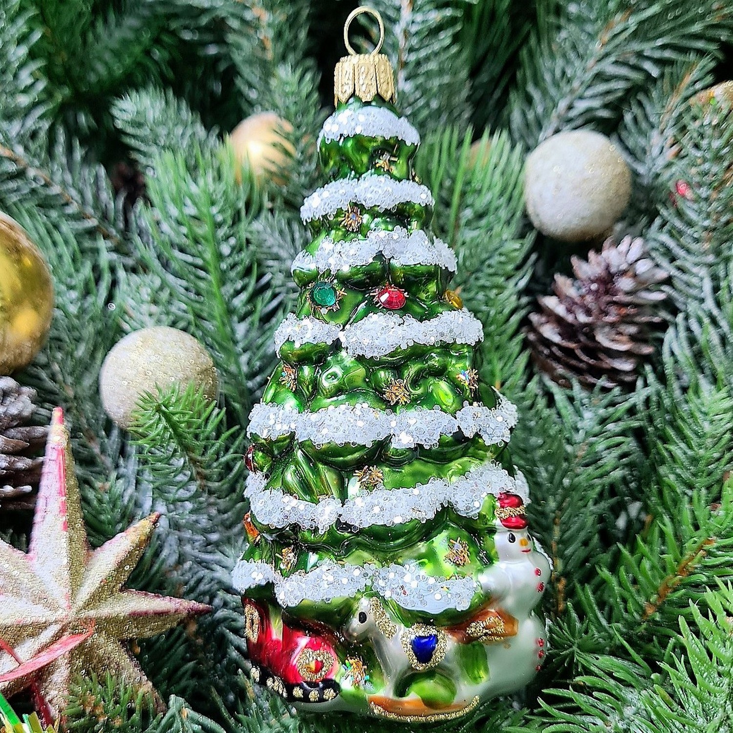 фото Стеклянная елочная игрушка Елка с лошадкой