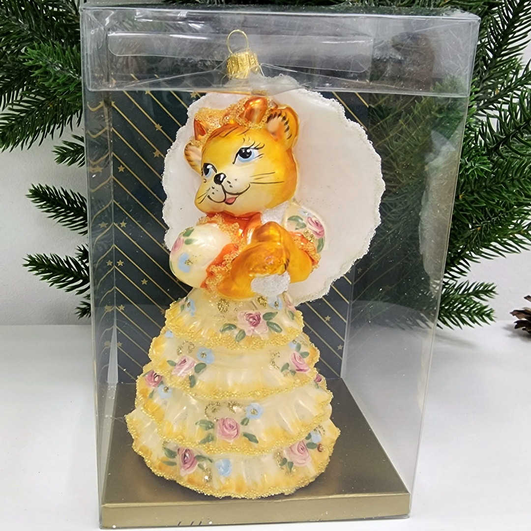 фото Стеклянная елочная игрушка Кошка с зонтиком версаль