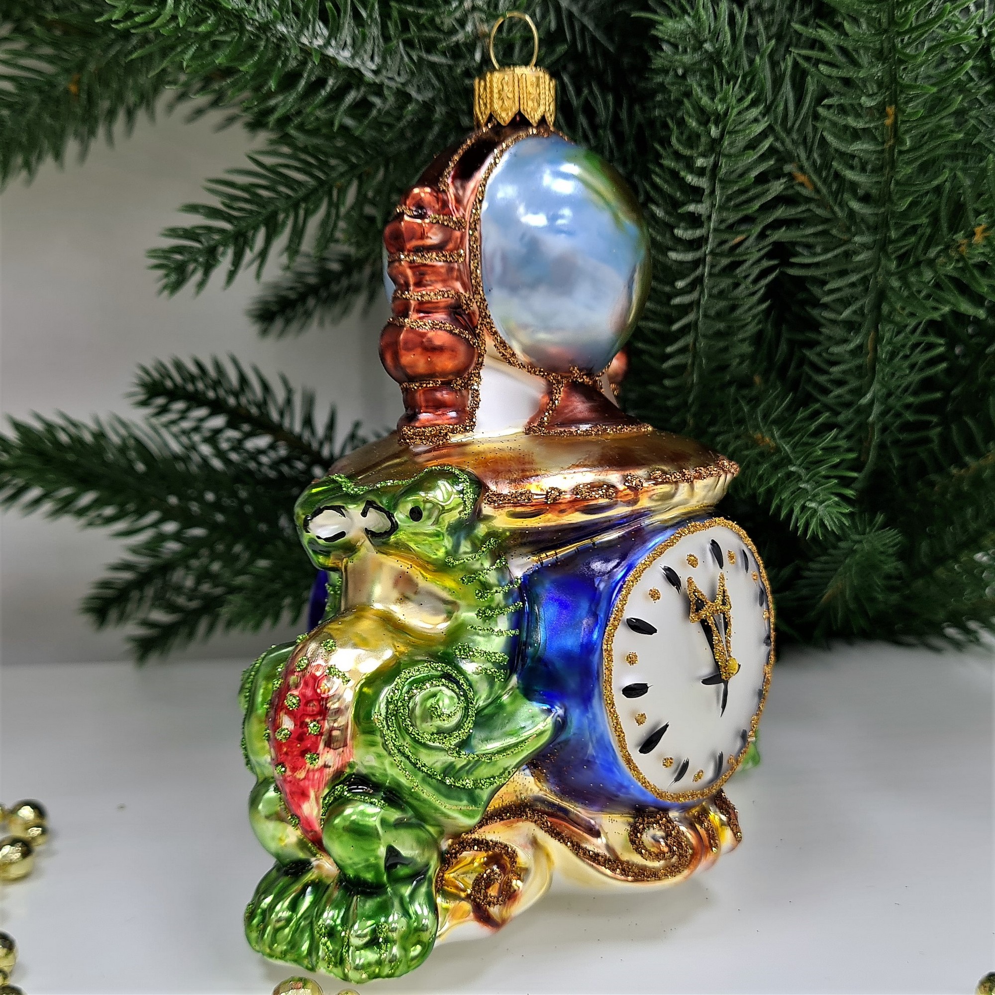 фото Стеклянная елочная игрушка Часы с глобусом