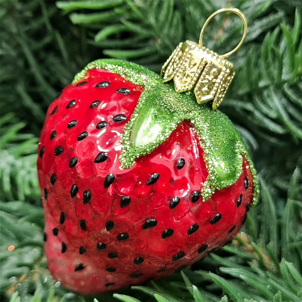 фото Стеклянная елочная игрушка Клубника малая