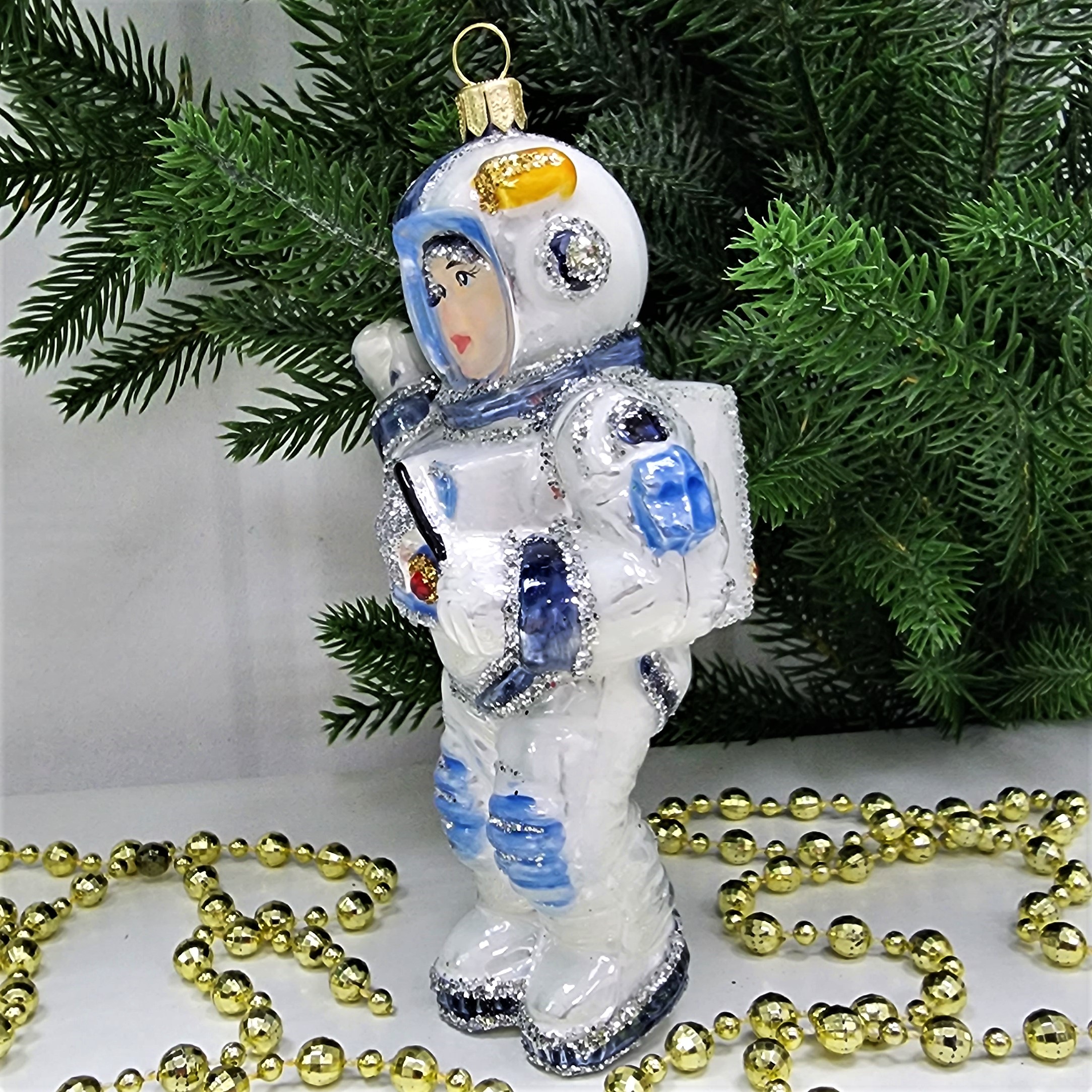 фото Стеклянная елочная игрушка Космонавт