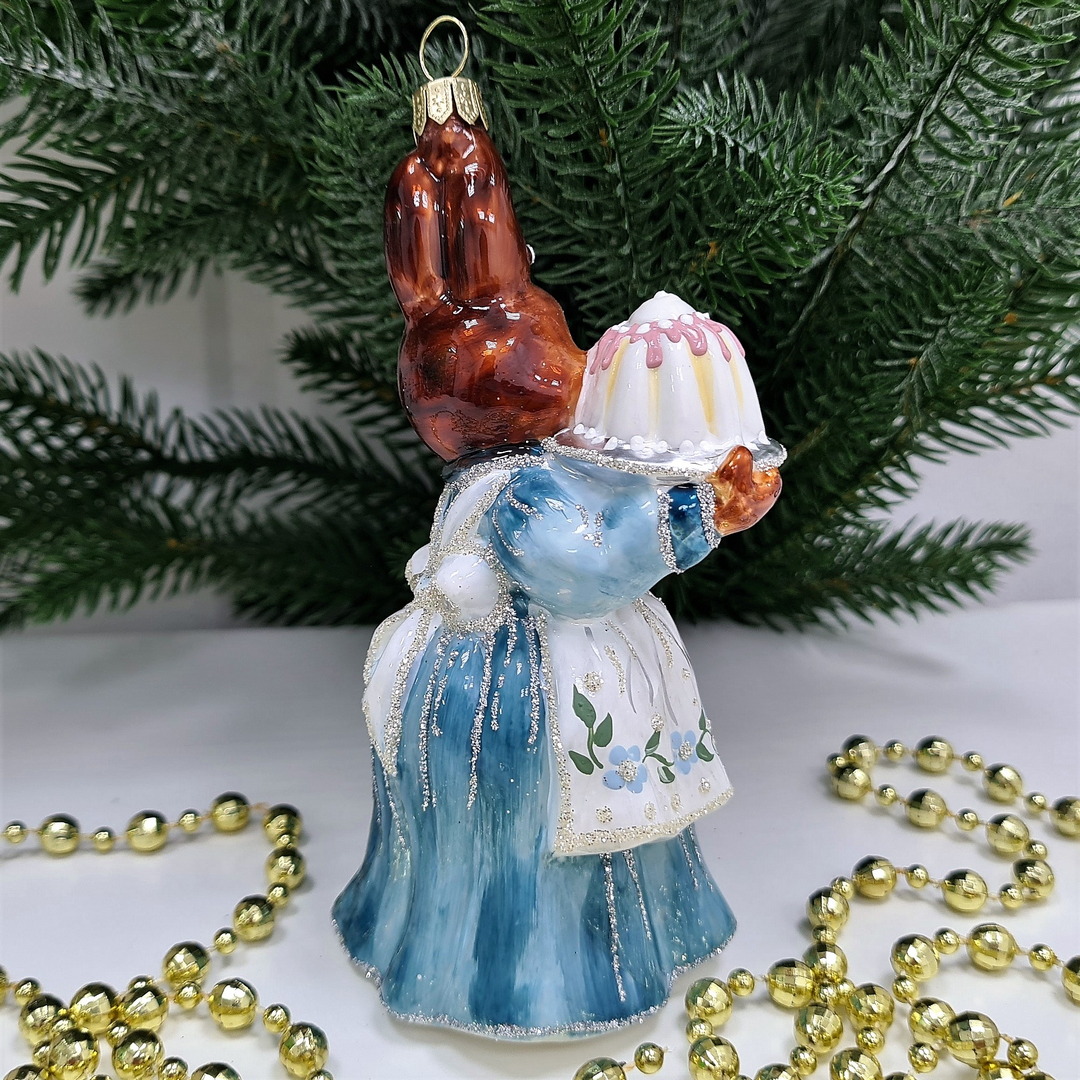 фото Стеклянная елочная игрушка Зайчиха с тортом-1