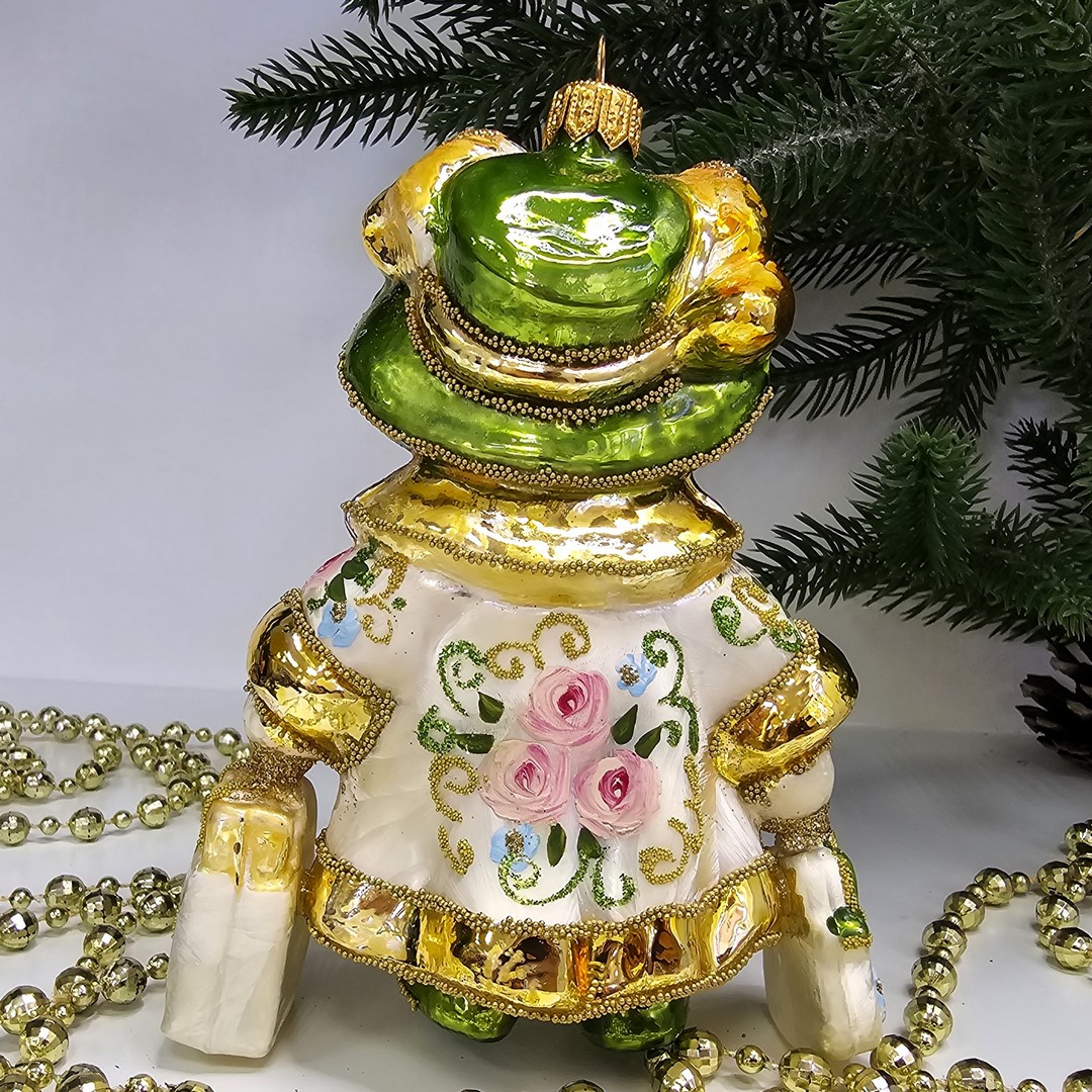 фото Стеклянная елочная игрушка Irena-Co Медведица с сумочками версаль