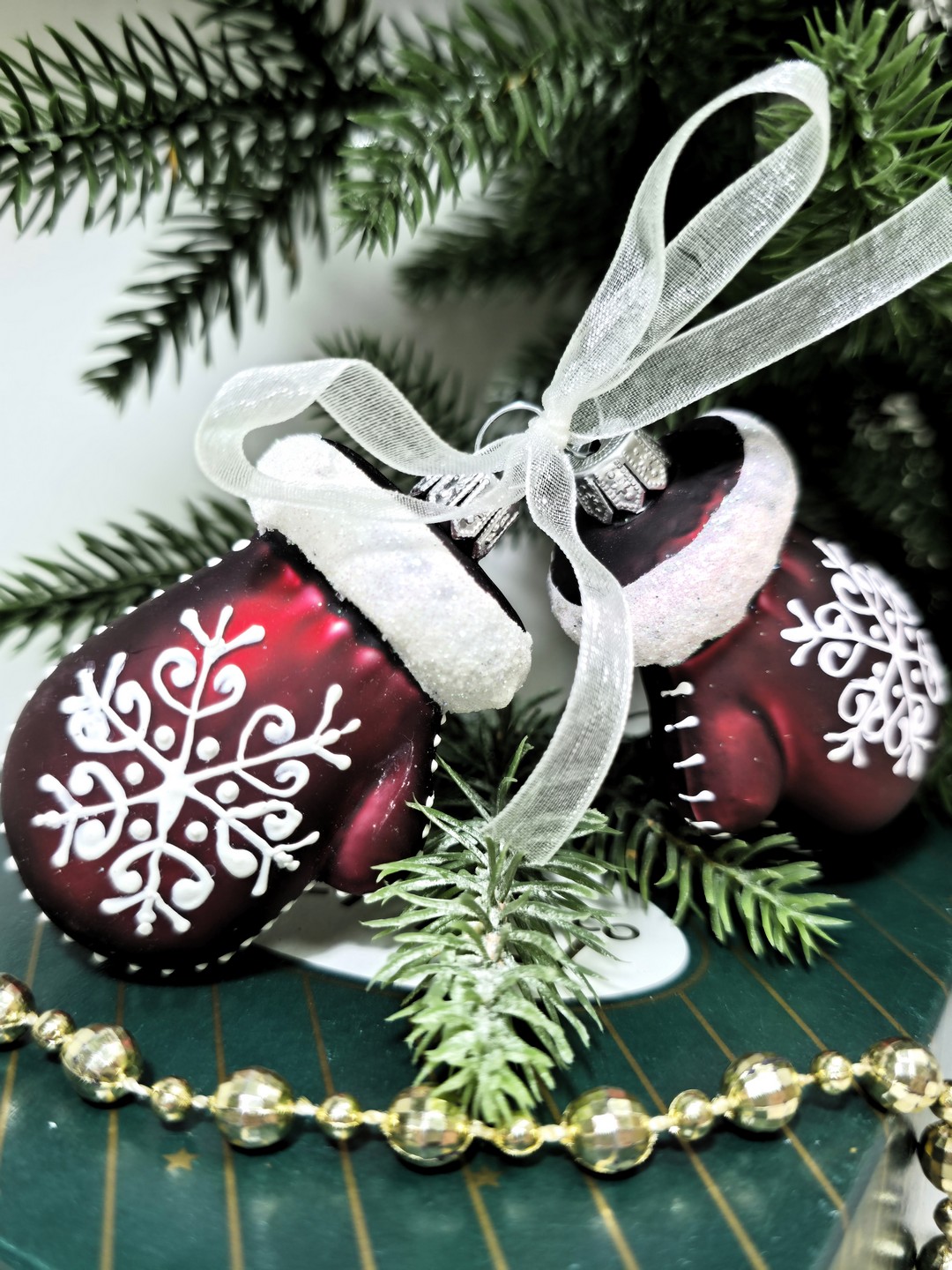 фото Набор ёлочных игрушек Две варежки бордо