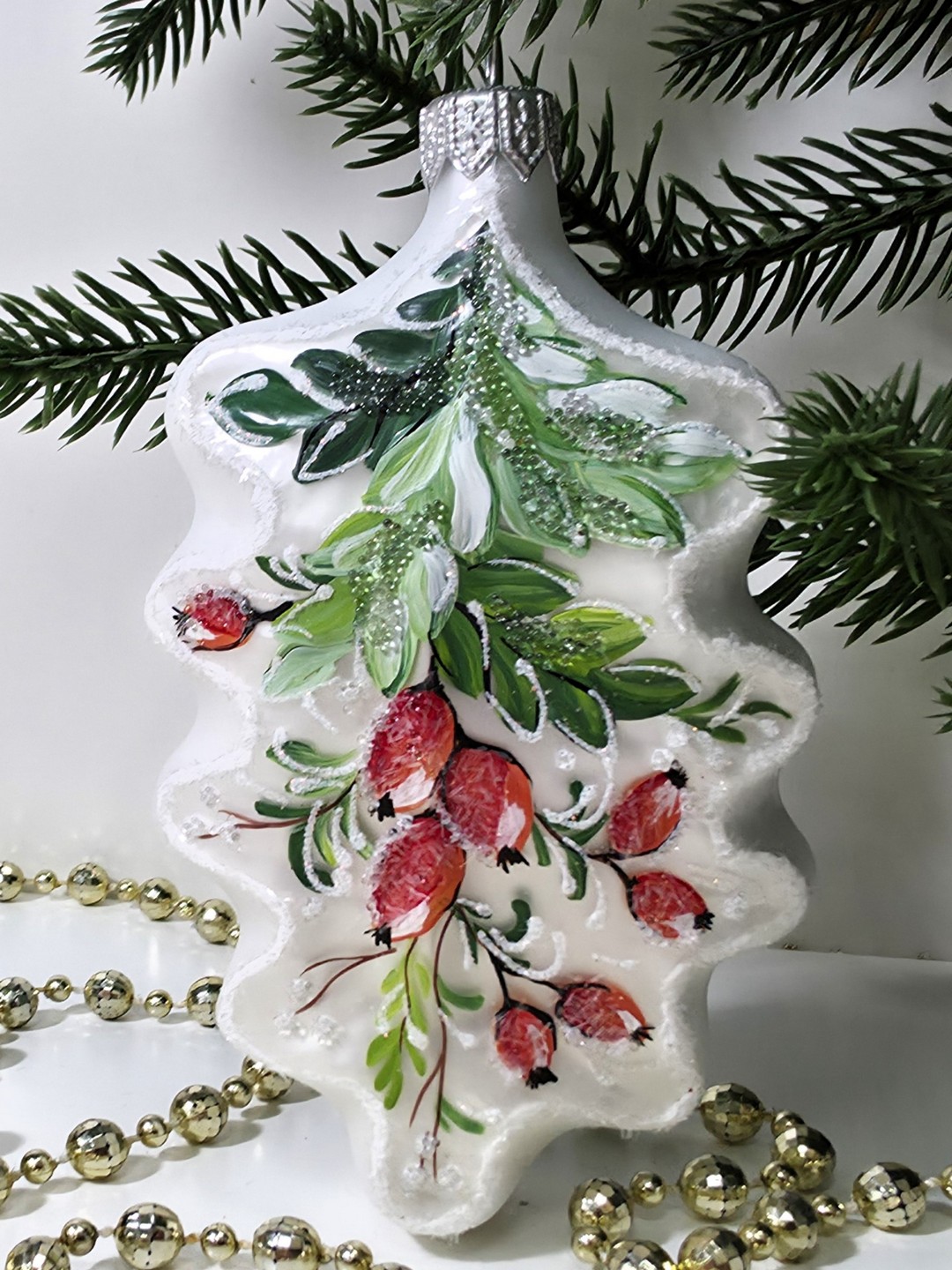 фото Стеклянная елочная игрушка Дубовый листок шиповник