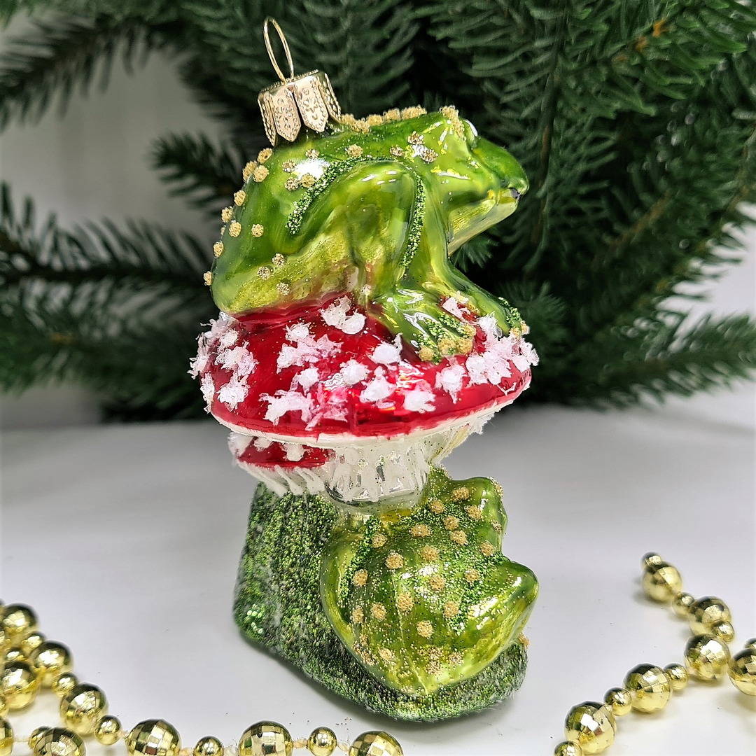 фото Стеклянная елочная игрушка Лягушки на мухоморах