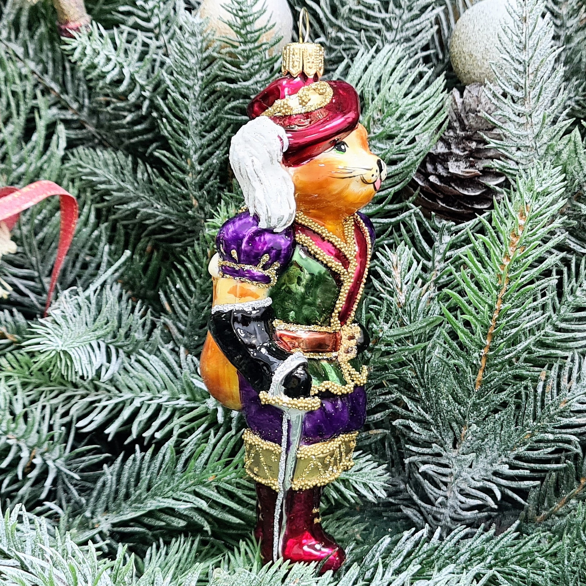 фото Стеклянная елочная игрушка Кот в сапогах рыжий