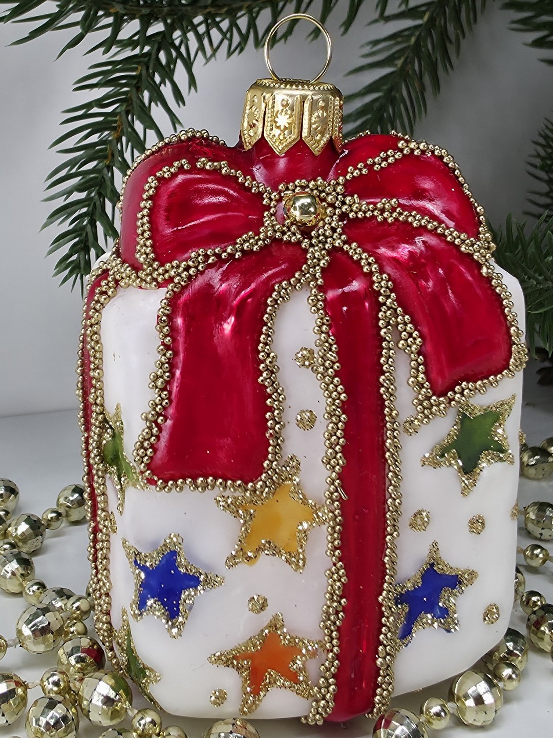 фото Стеклянная елочная игрушка Подарок винтаж