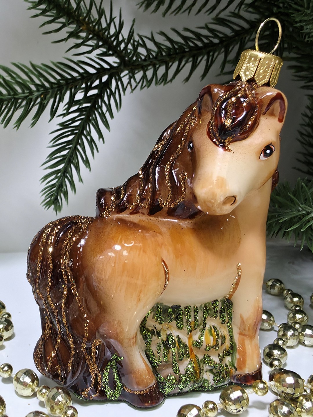 фото Стеклянная елочная игрушка Лошадка смотрит в бок