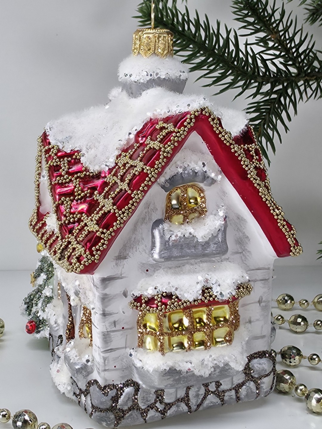 фото Стеклянная елочная игрушка Домик с ёлкой