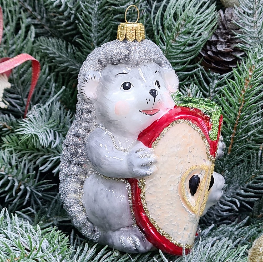 фото Стеклянная елочная игрушка Ежик с яблоком