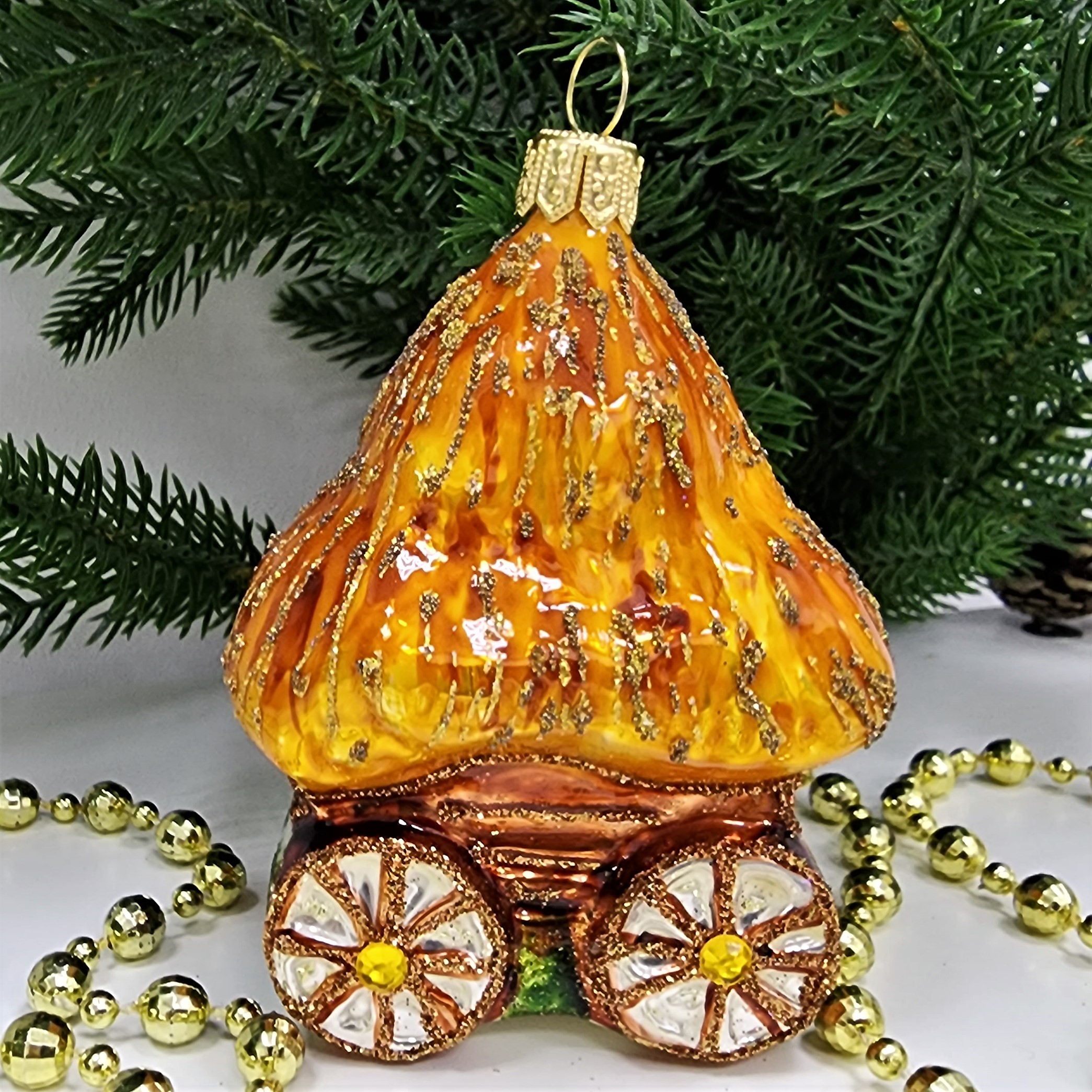 фото Стеклянная елочная игрушка Телега с сеном