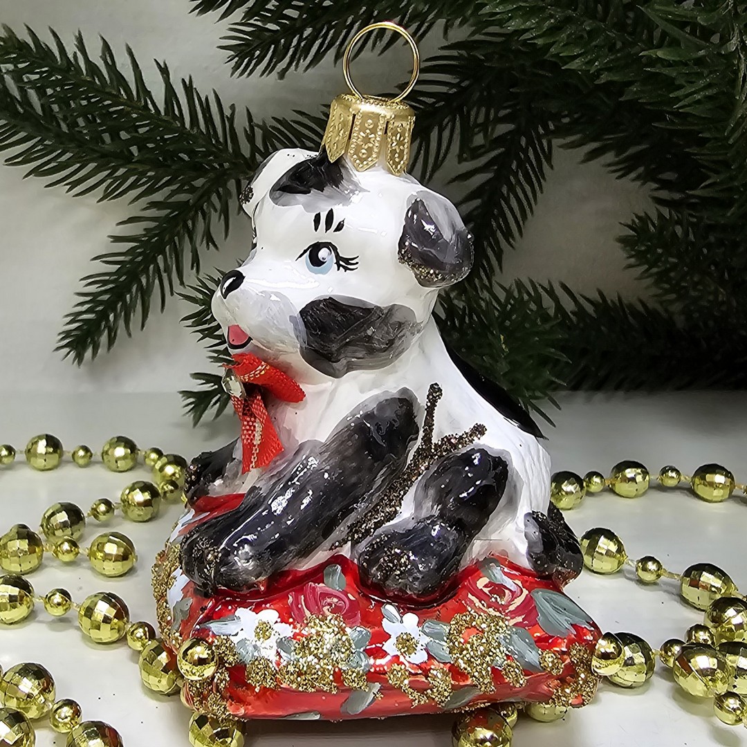 фото Стеклянная елочная игрушка Щенок на подушке