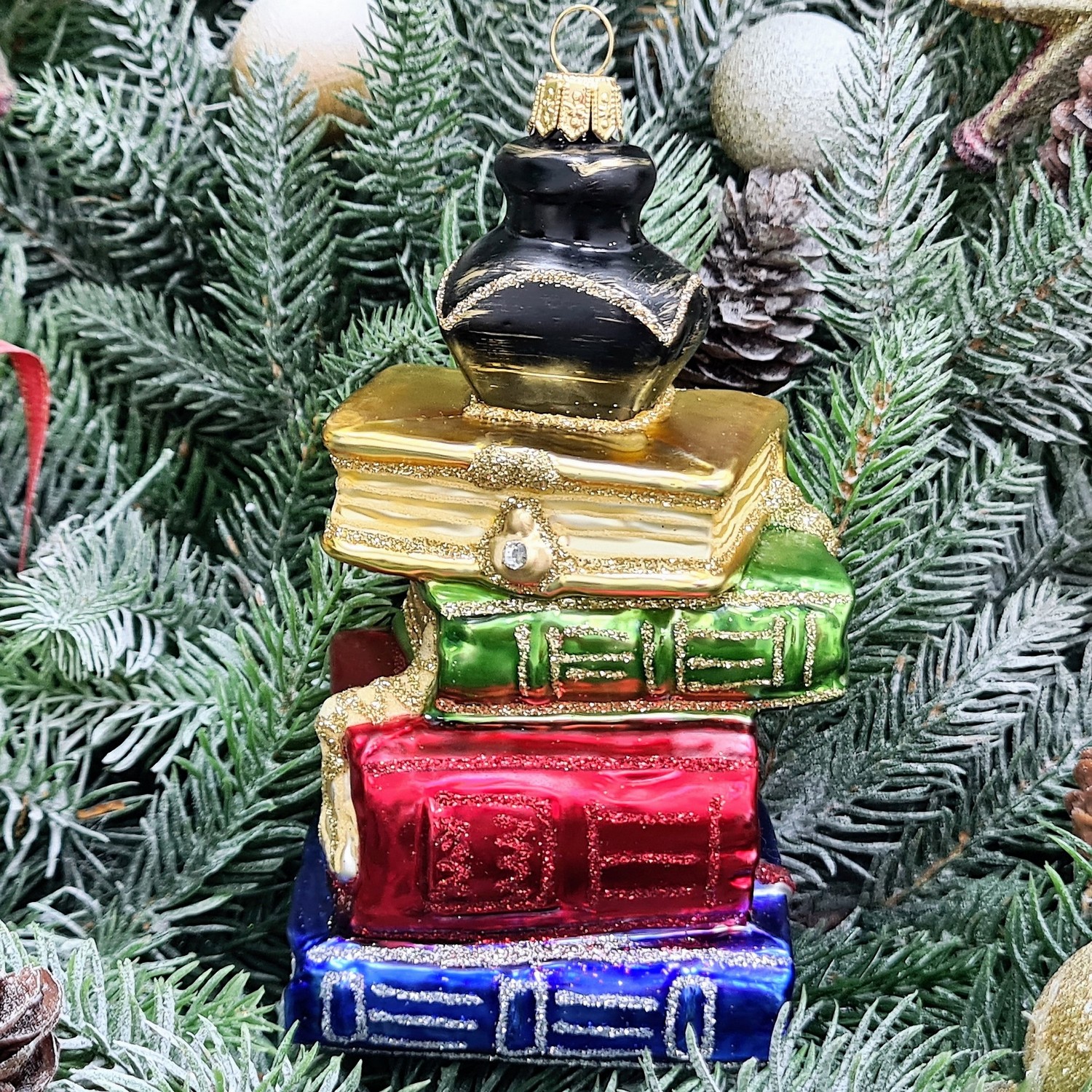 фото Стеклянная елочная игрушка Стопка книг цветная