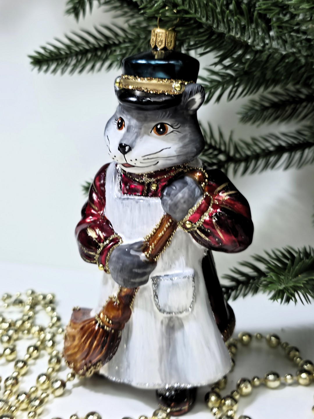 фото Стеклянная елочная игрушка Котофей дворник