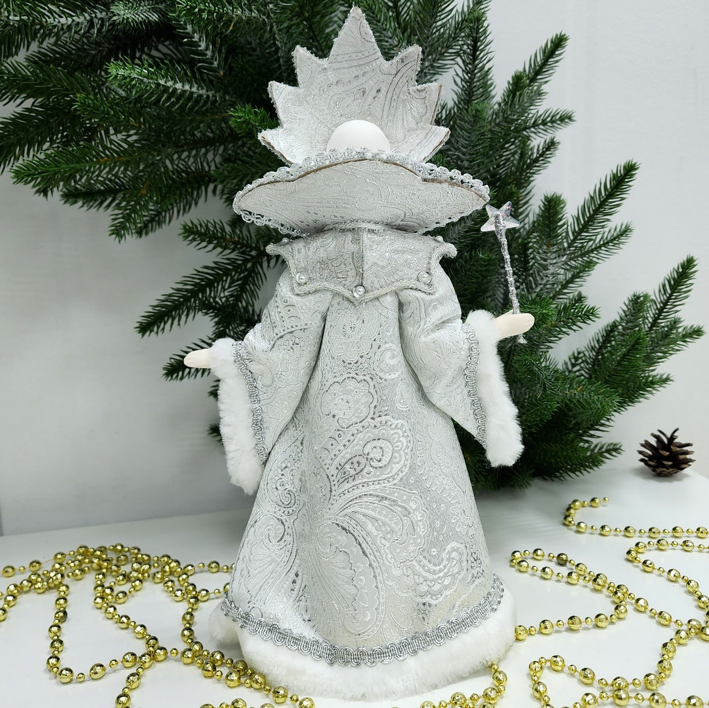 фото Кукла Снежная королева под елку 31 см