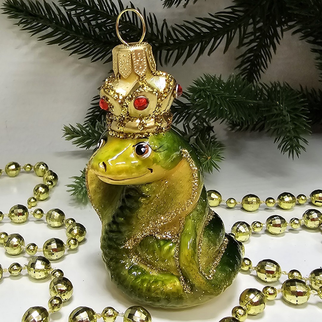 фото Стеклянная елочная игрушка Кобра в короне