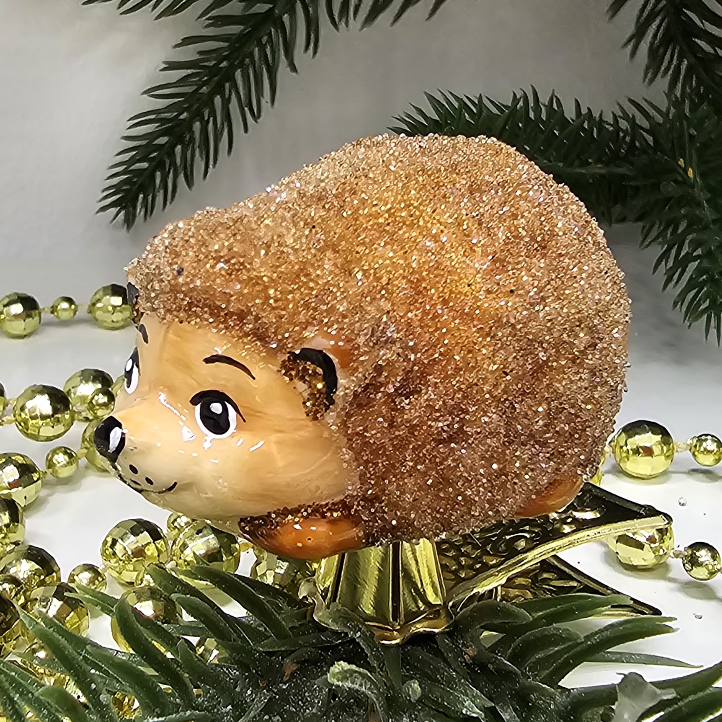 фото Стеклянная елочная игрушка Ежик на прищепке