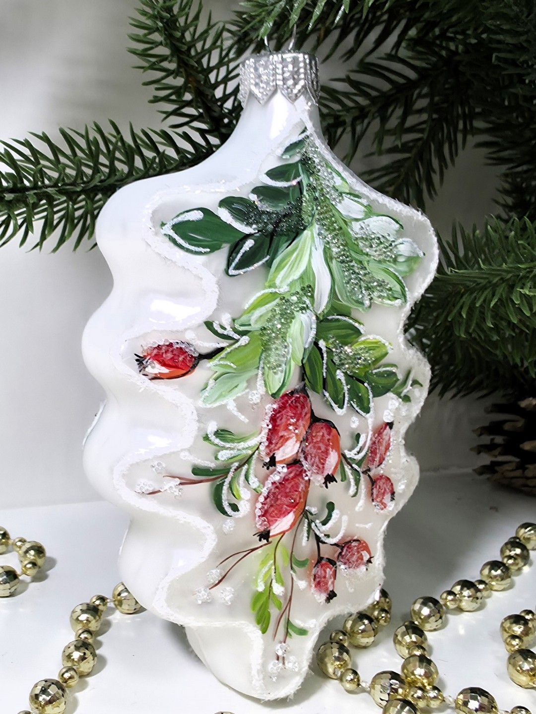 фото Стеклянная елочная игрушка Дубовый листок шиповник