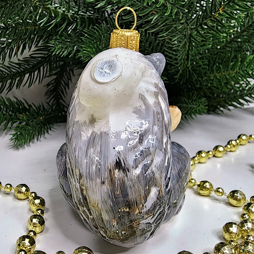 фото Стеклянная елочная игрушка Белочка с грибочком серая