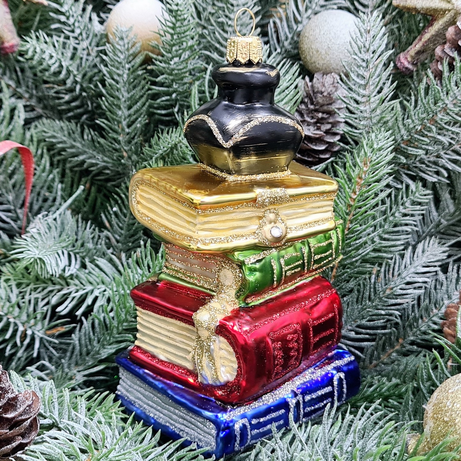 фото Стеклянная елочная игрушка Стопка книг цветная