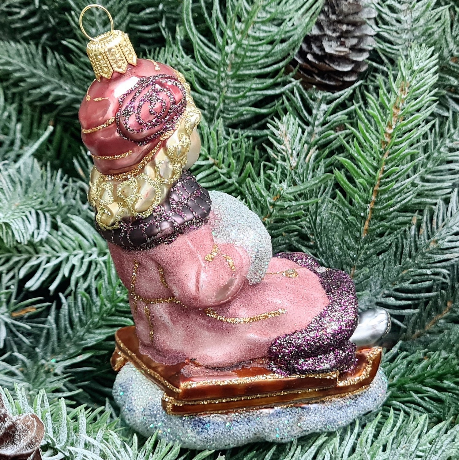 фото Стеклянная елочная игрушка Девочка на санях сахар