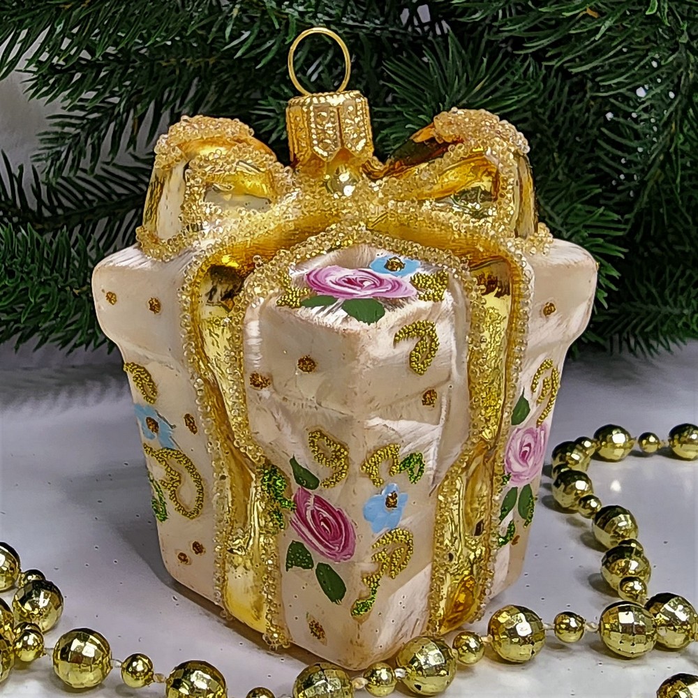 фото Стеклянная елочная игрушка Подарок версаль