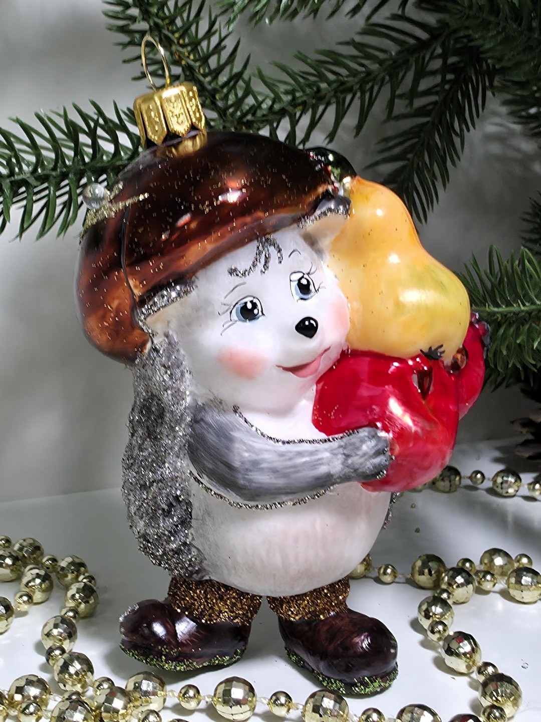 фото Стеклянная елочная игрушка Ежик с фруктами