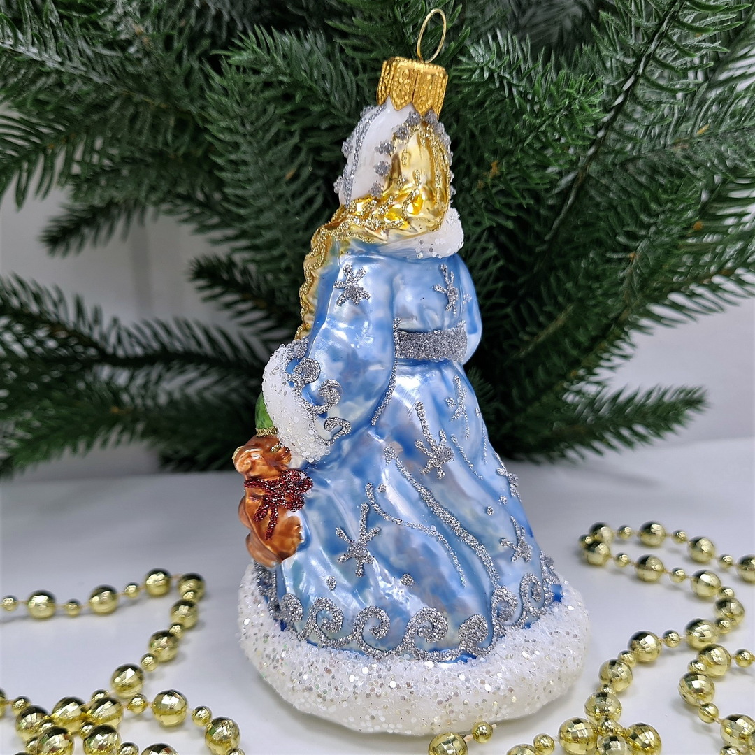 фото Стеклянная елочная игрушка Снегурочка с мишкой