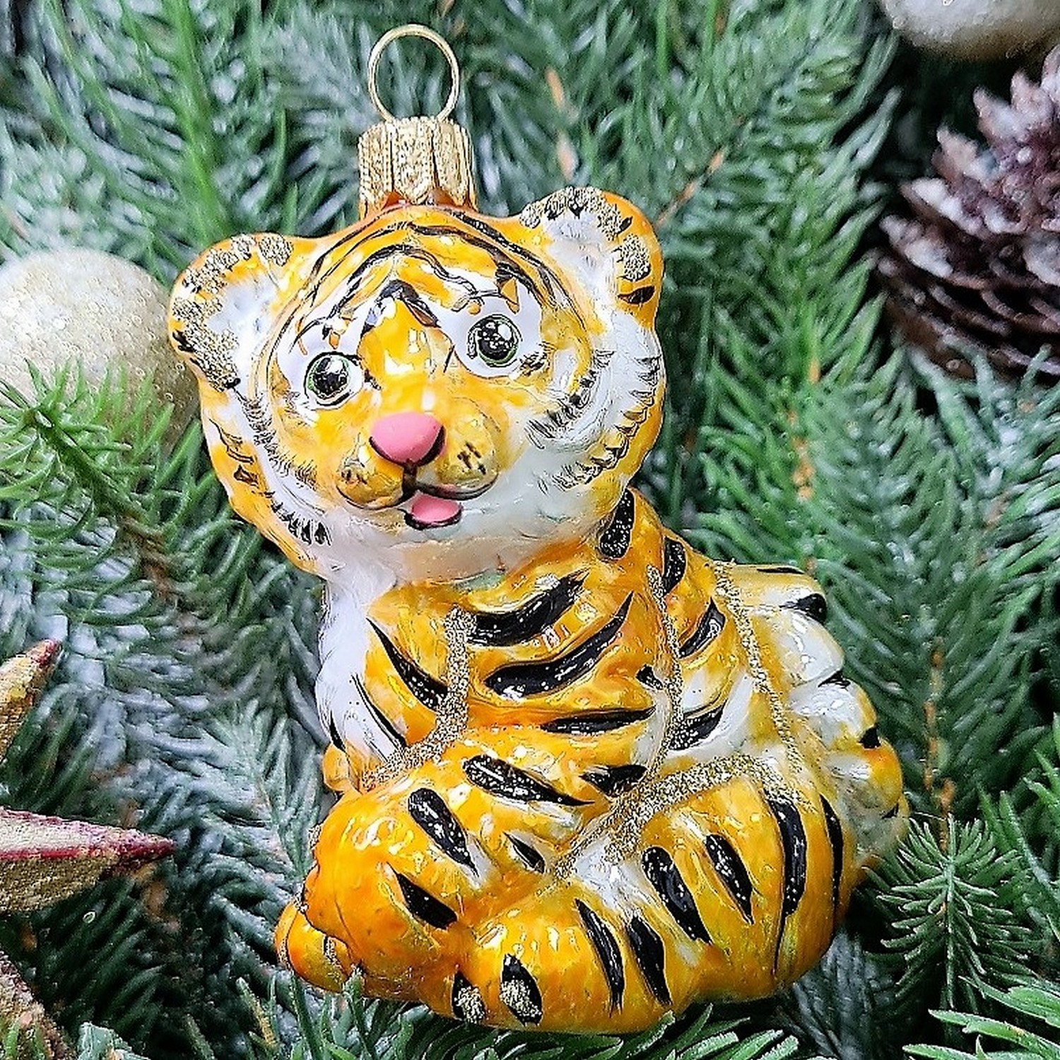 фото Стеклянная елочная игрушка Тигренок сидит