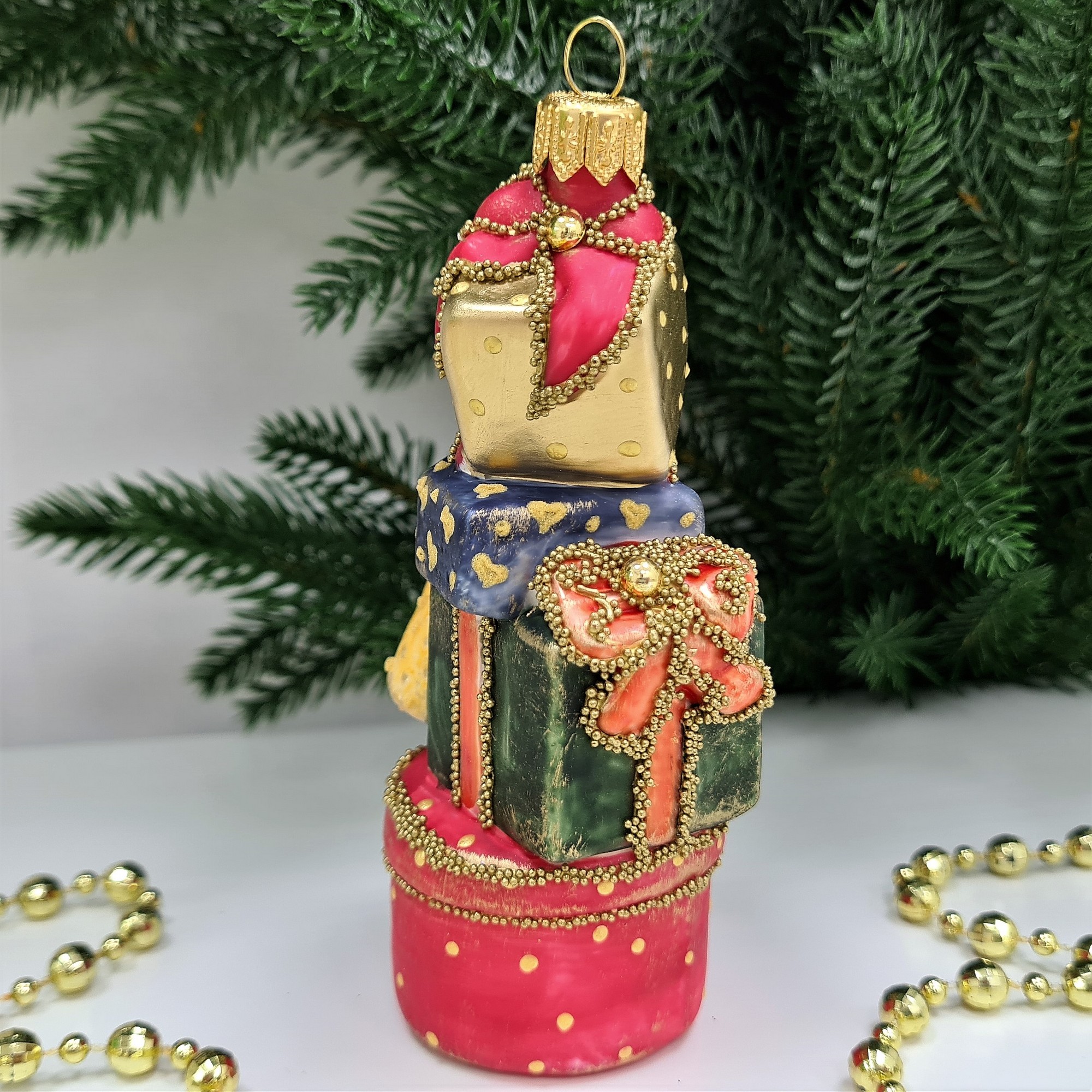 фото Стеклянная елочная игрушка Подарки винтаж