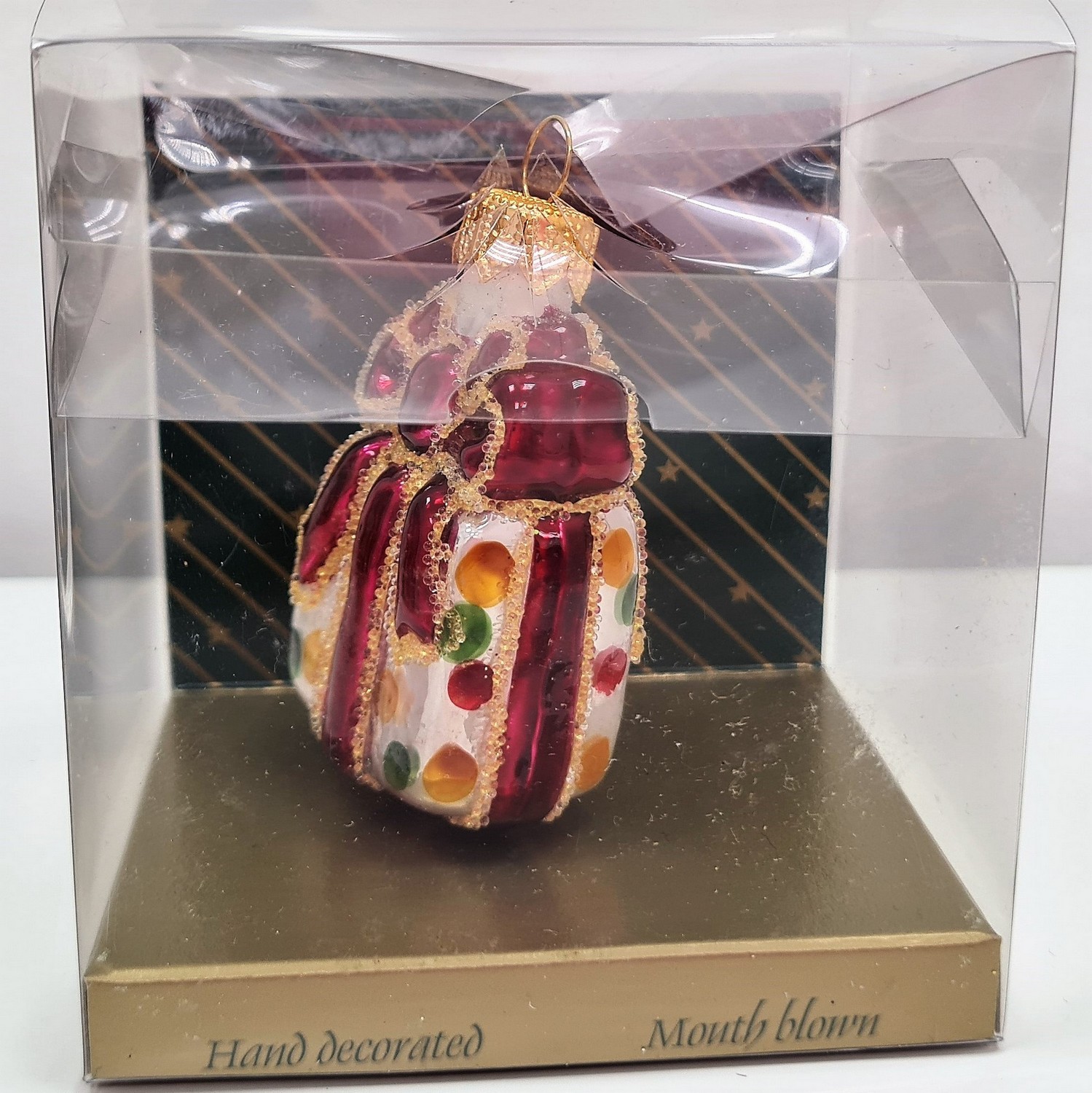 фото Стеклянная елочная игрушка Подарок малый