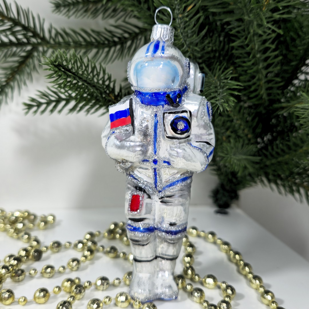 фото Стеклянная елочная игрушка Космонавт