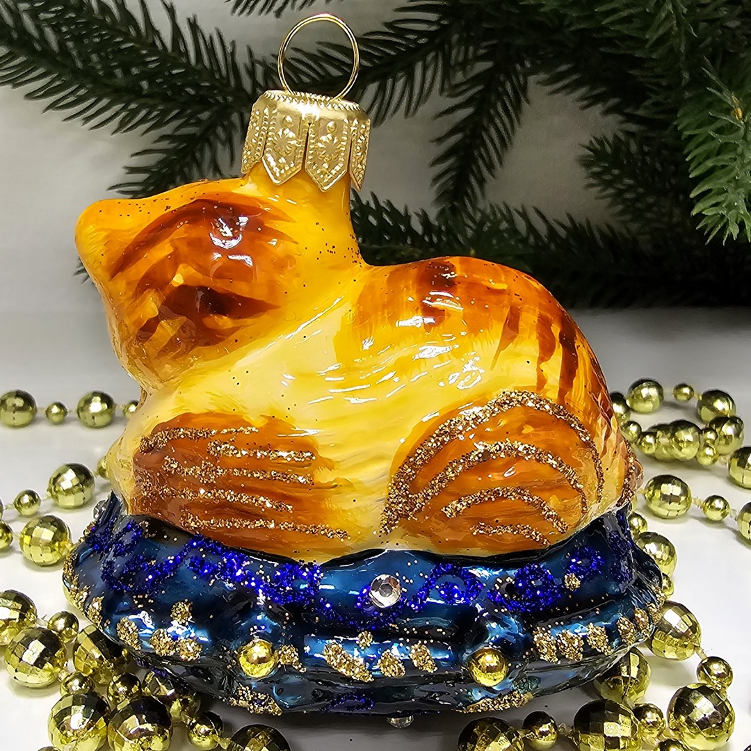 фото Стеклянная елочная игрушка Котик на подушке