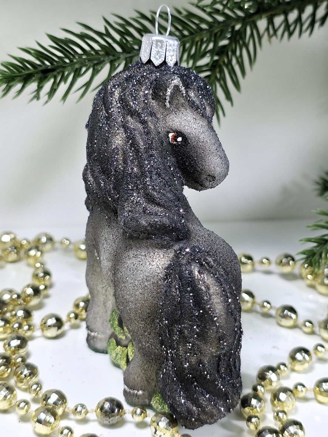 фото Стеклянная елочная игрушка Лошадка смотрит в бок