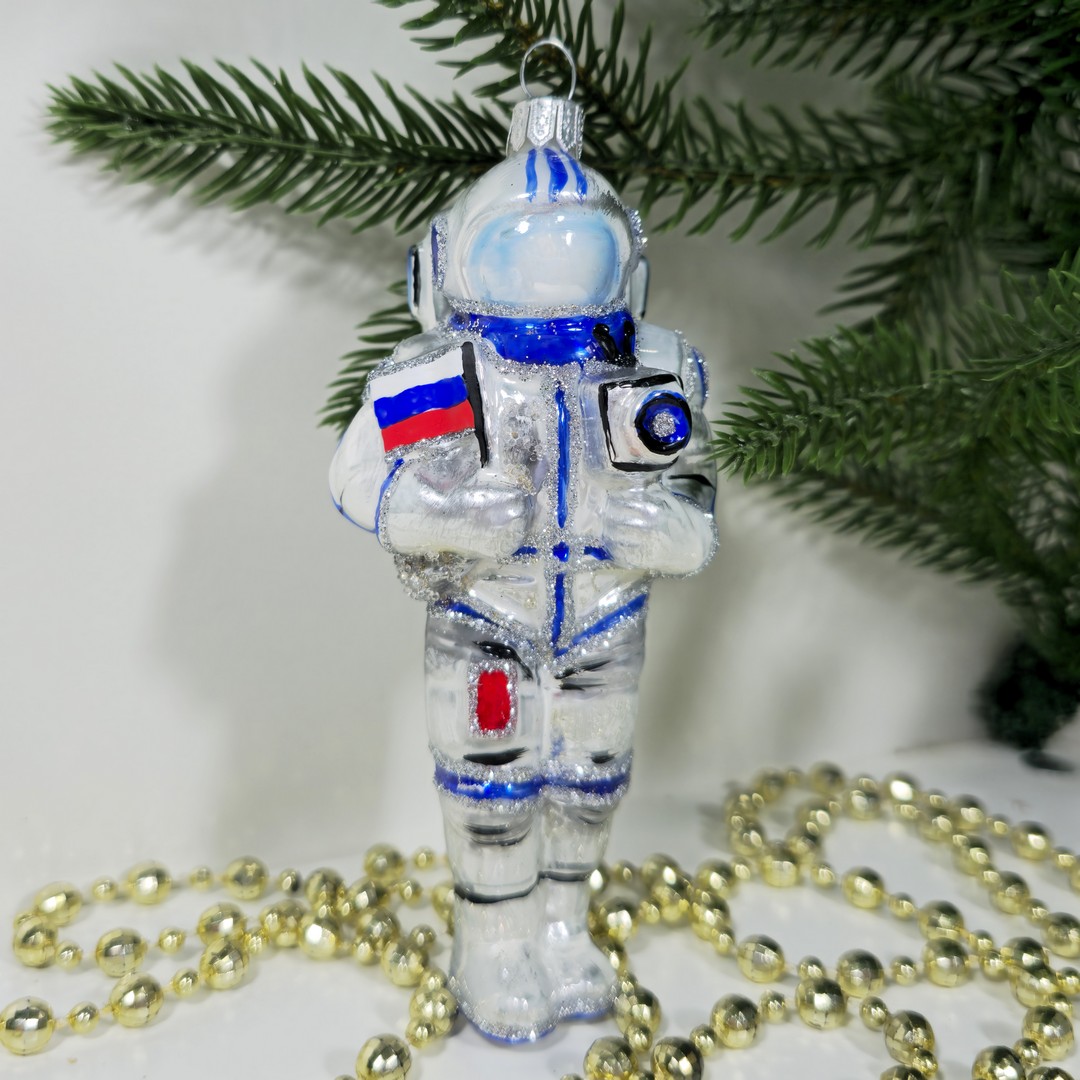 фото Стеклянная елочная игрушка Космонавт
