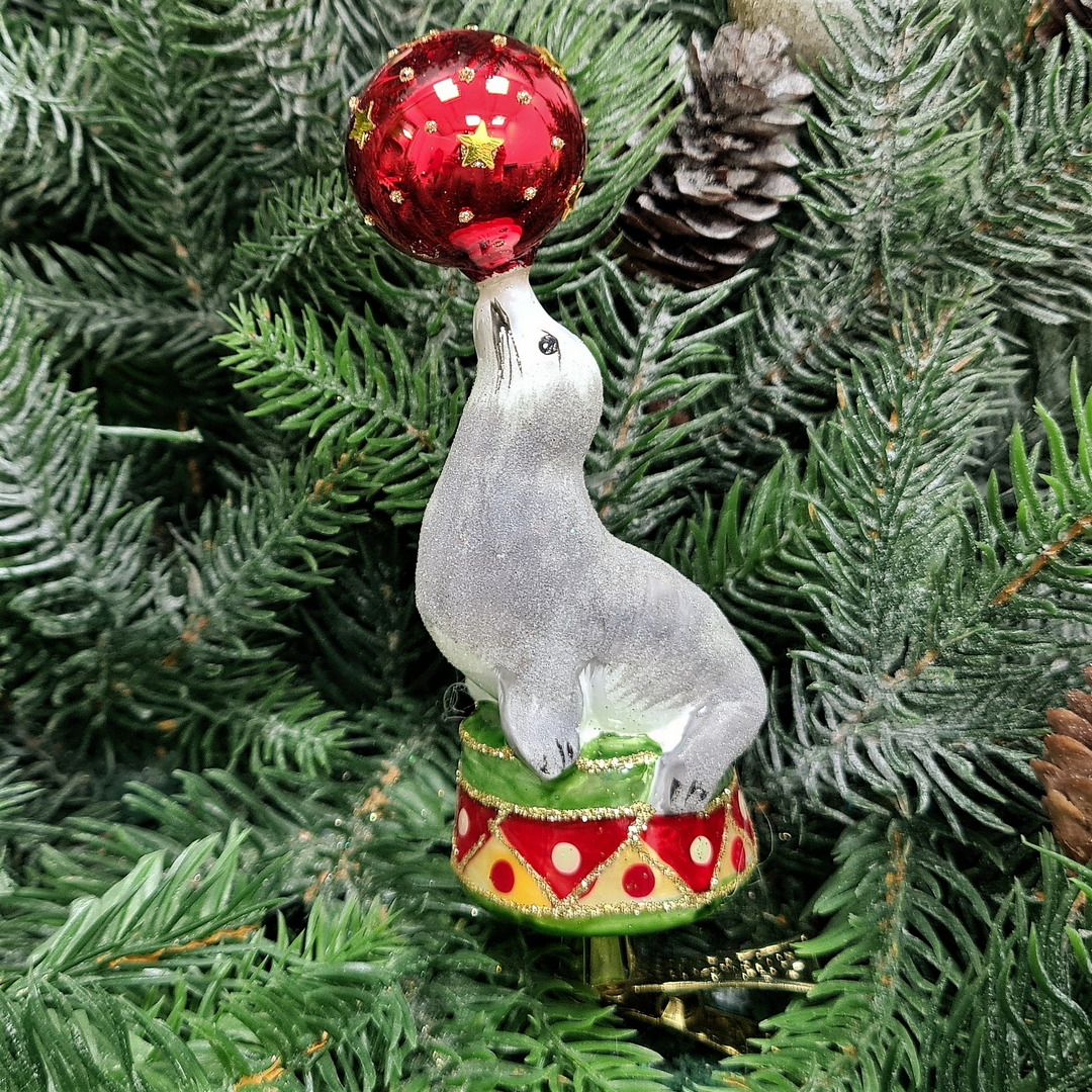 фото Стеклянная елочная игрушка Морской котик сахар