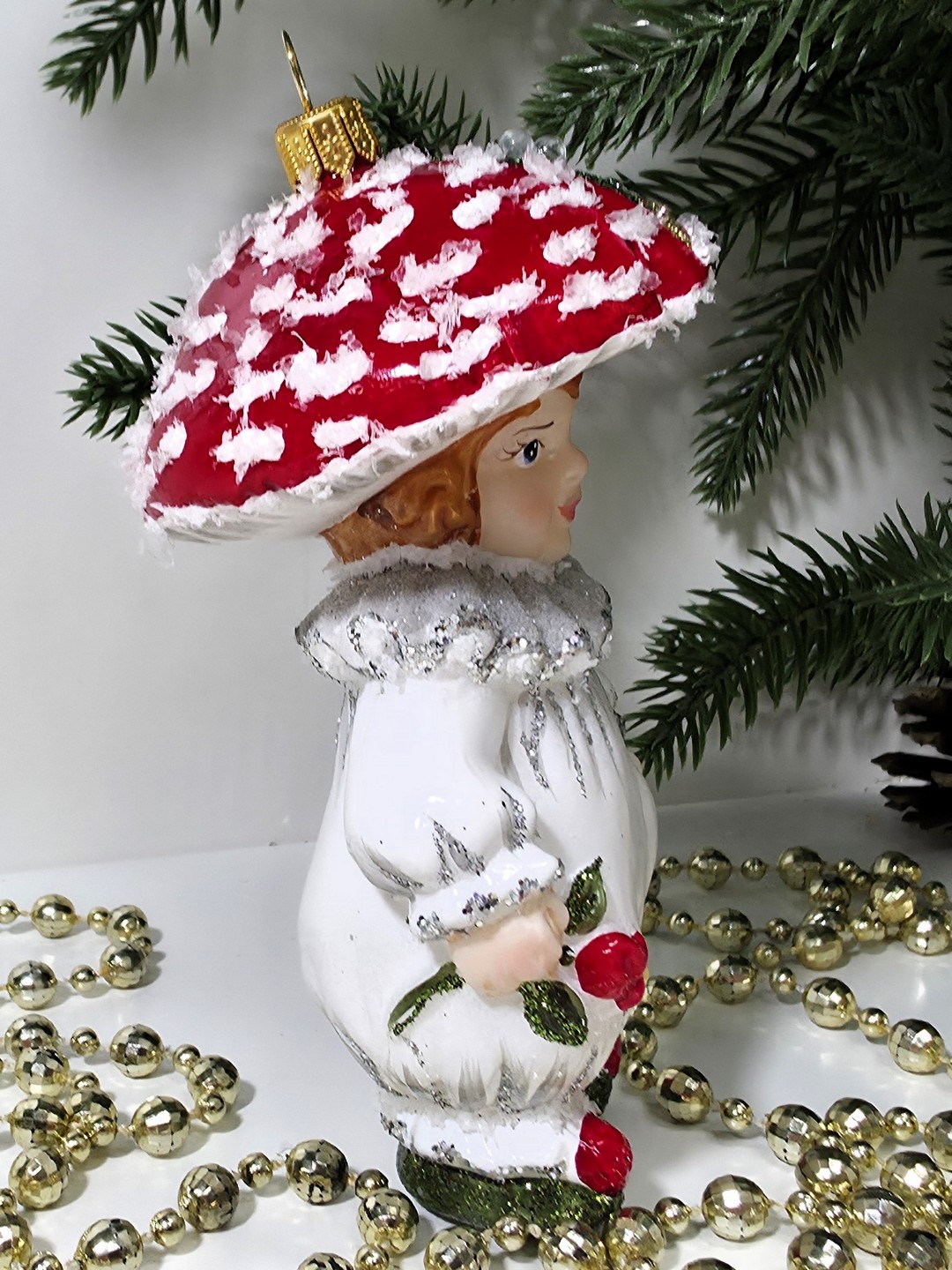 фото Стеклянная елочная игрушка Мальчик Грибочек мухомор