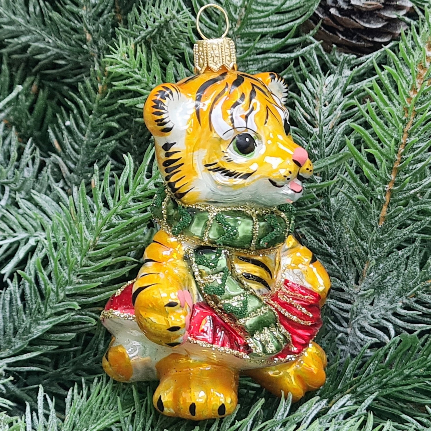 фото Стеклянная елочная игрушка Тигренок девочка