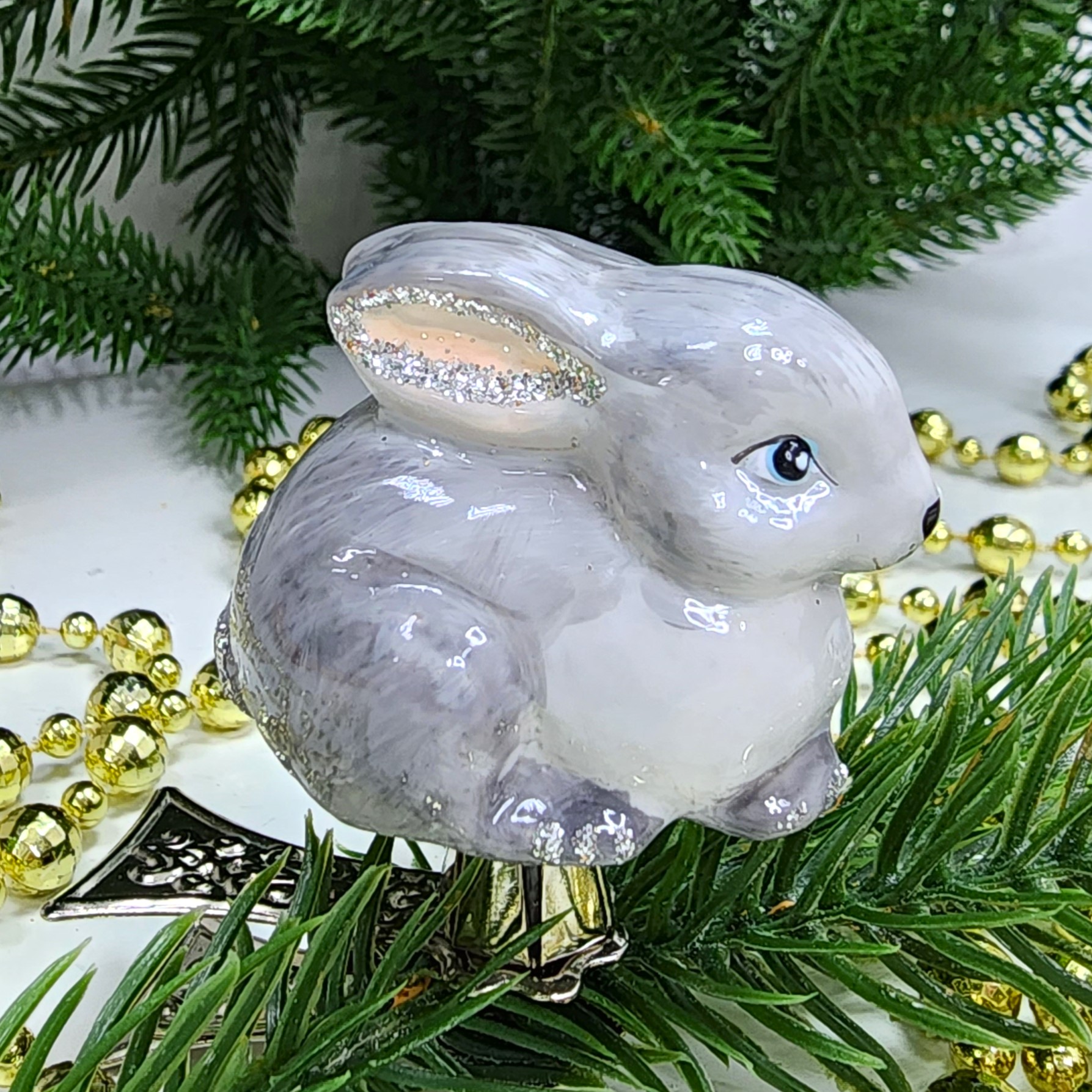 фото Стеклянная елочная игрушка Зайчик на прищепке