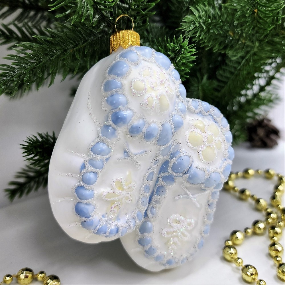 фото Стеклянная елочная игрушка Пинетки голубые