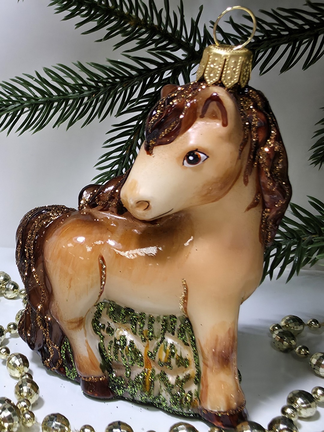 фото Стеклянная елочная игрушка Лошадка смотрит в бок
