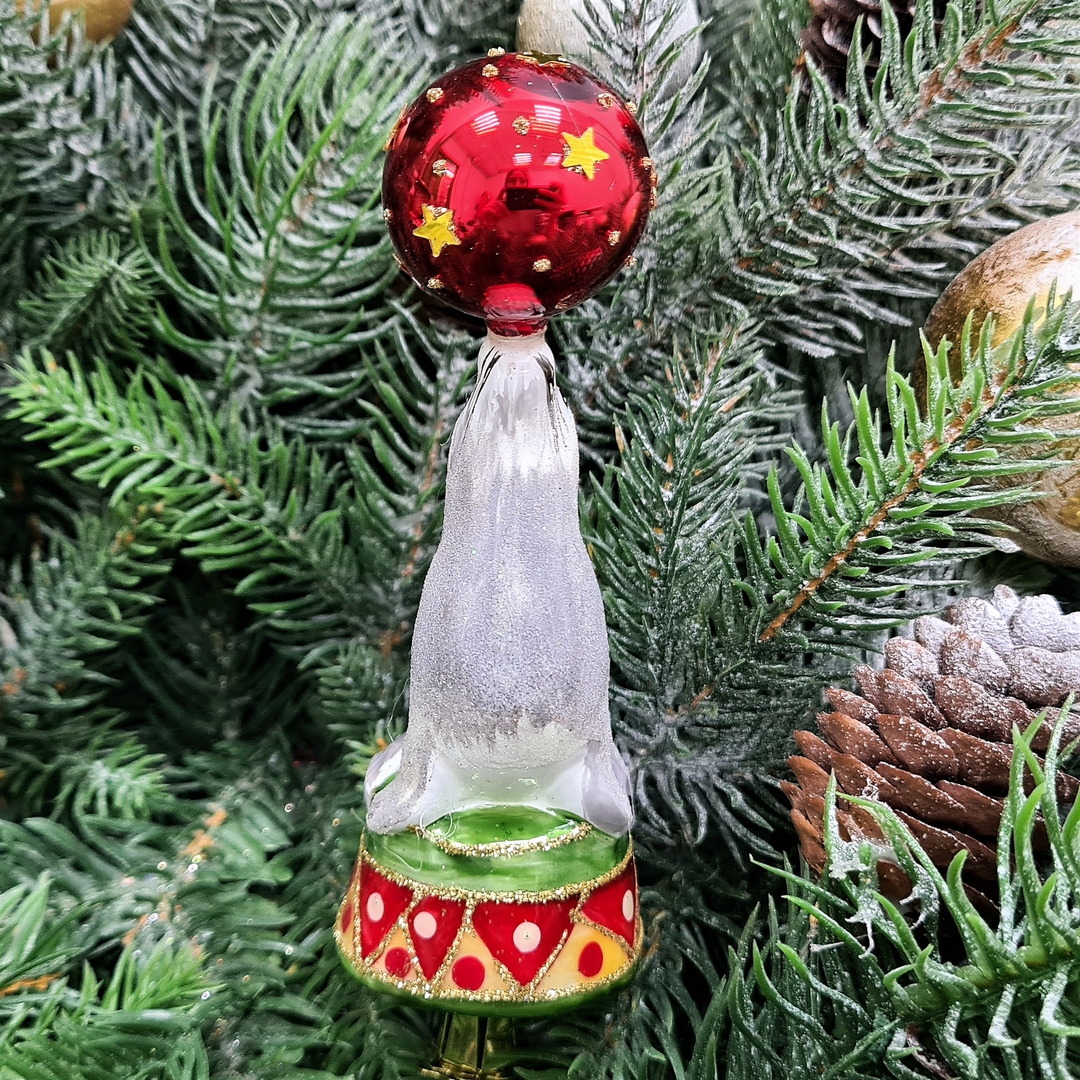 фото Стеклянная елочная игрушка Морской котик сахар
